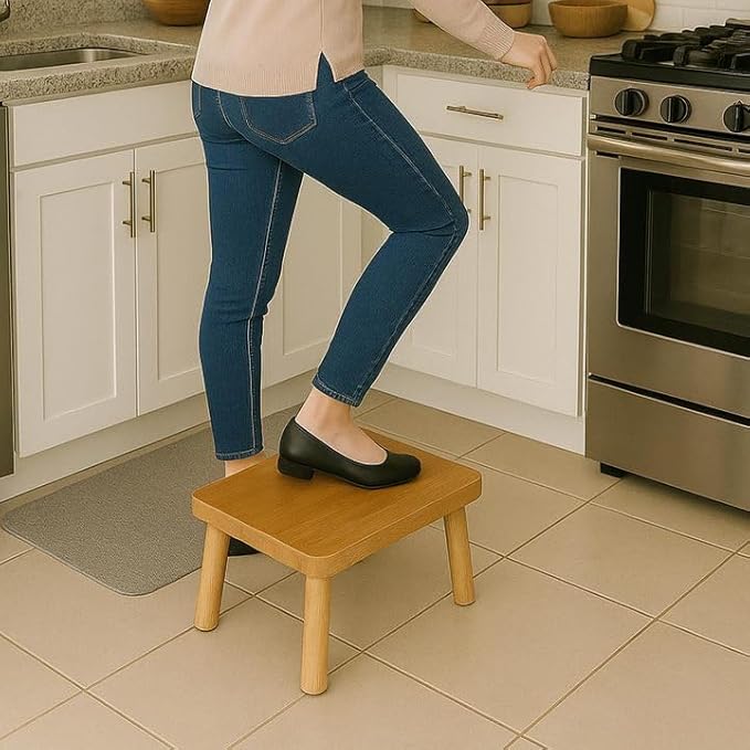 Wooden Step Stool for Adults,One Step Stool with Non-Slip Feet,Portable Bed Steps for High Beds, Office,Bedroom,Kitchen (Natural, Small)