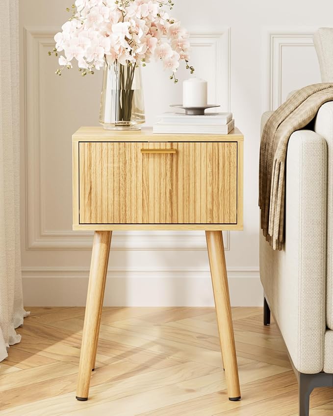 Night Stand Set 2, Oak Nightstand with Fluted Doors, Small Modern Mid-Century Bedside Table for Bedroom, End Table for Living Room