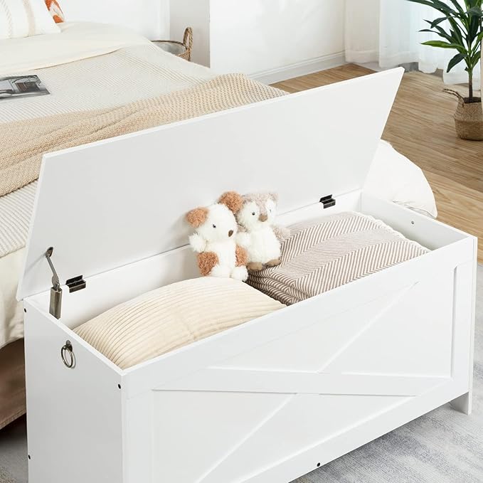 39.4" Toy Chest, Sturdy Entryway Storage Chest with Safety Hinges, Retro Toy Box, Wooden Look Accent Furniture for Living Room, Bedroom, White SCWT48101Z1