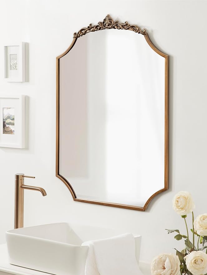 Kate and Laurel Arendahl Ornate Traditional Arched Scallop Mirror; 24 x 36; Antique Gold; Decorative Baroque Style Scalloped Arch Vintage Gold Mirror with Ornamental Crown