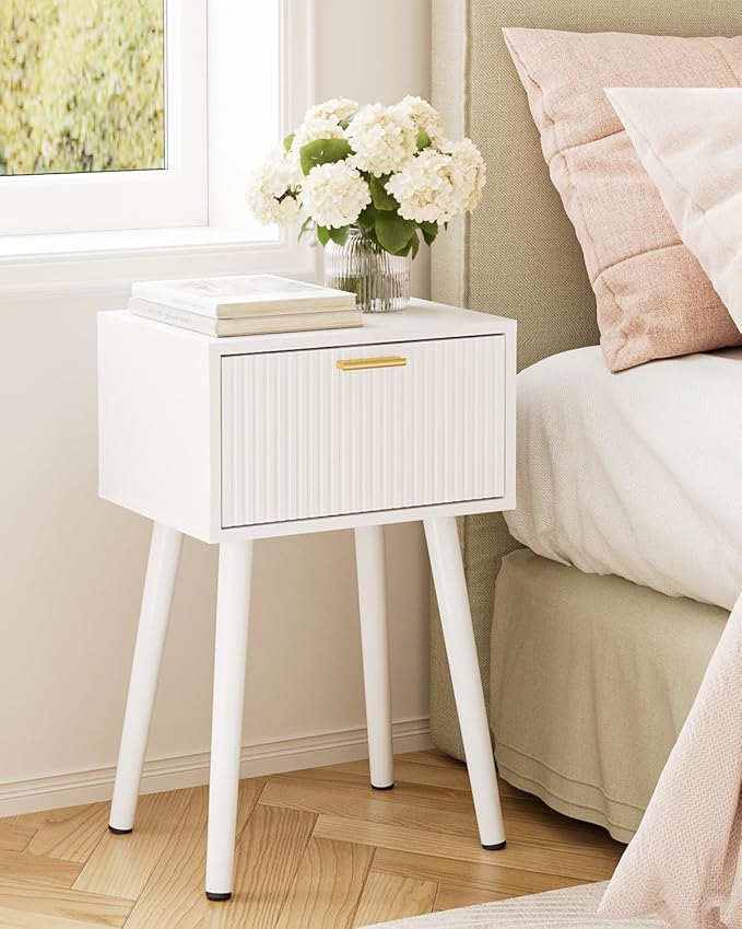 Night Stand Set 2, White Nightstand with Fluted Doors, Small Modern Mid-Century Bedside Table for Bedroom, End Table for Living Room