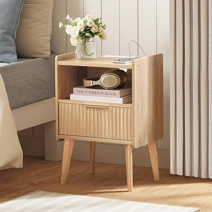 Fluted Nightstand, End Table, Small Modern Bedside Table with Charging Station, Side Table with Drawer, for Small Spaces, Bedroom, Living Room, Natural ETNA61E01