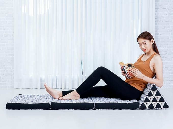 Leewadee - Comfortable Japanese Floor Mattress - Thai Floor Bed with Triangle Cushion - Futon Mattress - Thai Massage Mat, 67 x 21 inches, Blue White, Kapok Filling