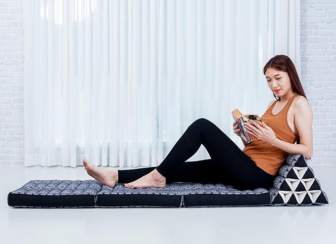 Leewadee - Comfortable Japanese Floor Mattress - Thai Floor Bed with Triangle Cushion - Futon Mattress - Thai Massage Mat, 67 x 21 inches, Black White, Kapok Filling