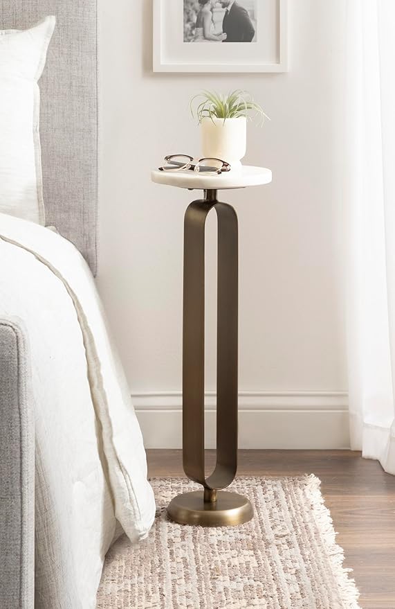 Kate and Laurel Helio Modern Round Marble Drink Table, 8 x 8 x 24, White and Antique Brass, Natural Marble Martini Table for Use as Small Plant Stand or Mini Nightstand