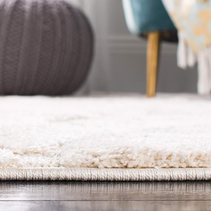 SAFAVIEH Florida Shag Collection Area Rug - 4' Round, Creme & Creme, Scroll Design, Non-Shedding & Easy Care, 1.2-inch Thick Ideal for High Traffic Areas in Living Room, Bedroom (SG455-1111)