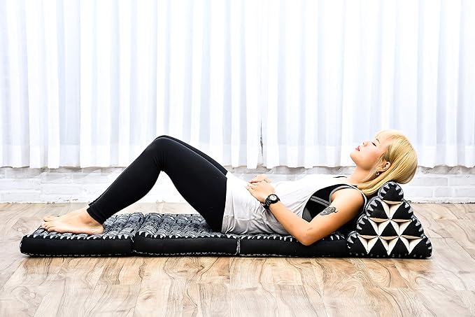 Leewadee - Comfortable Japanese Floor Mattress - Thai Floor Bed with Triangle Cushion - Futon Mattress - Thai Massage Mat, 67 x 21 inches, Anthracite Black, Kapok Filling