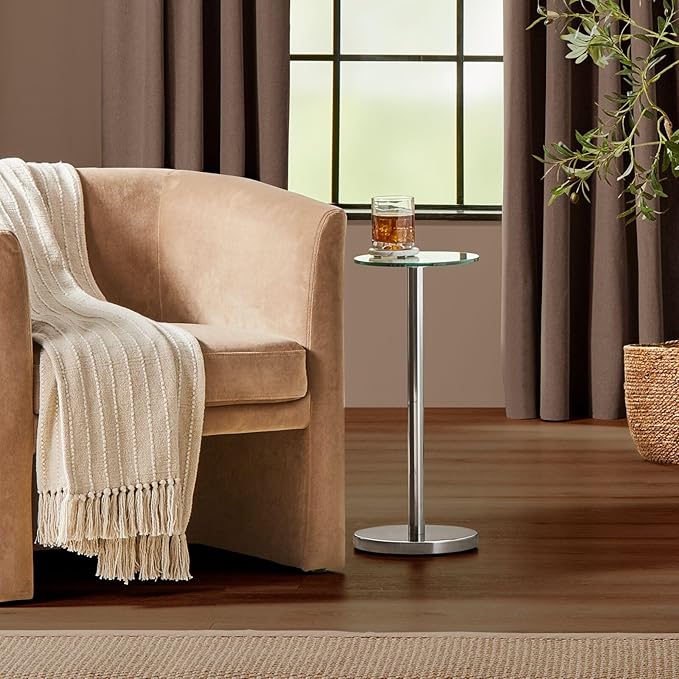 mDesign Side Table — Glass Top Nightstand for Bedrooms and Living Rooms — Living Room Table for Lamps and Other Décor — Clear/Chrome