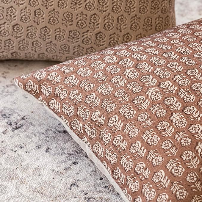 Foindtower Set of 2 Decorative Neutral Floral Print Throw Pillow Covers Vintage Farmhouse Cushion Covers Boho Home Decor for Sofa Chair Couch Bedroom Living Room Outdoor,18×18 Inch,Light Orange Brown