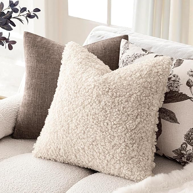 Foindtower 2 Pieces 18x18 Inch Cream Beige, Faux Fur Throw Pillow Cover Accent Sherpa Furry Pillow Covers Fuzzy Soft Pillowcases Cozy Sheepskin Decorative Fleece Cushion Case for Bed Couch Living Room
