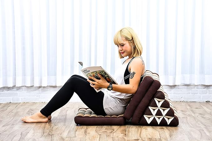 Leewadee - Comfortable Japanese Floor Mattress - Thai Floor Bed with Triangle Cushion - Futon Mattress - Thai Massage Mat, 67 x 21 inches, Brown, Kapok Filling