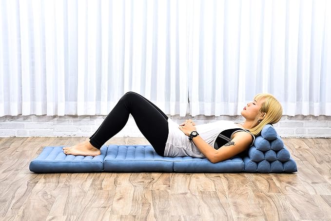 Leewadee - Comfortable Japanese Floor Mattress - Thai Floor Bed with Triangle Cushion - Futon Mattress - Thai Massage Mat, 67 x 21 inches, Anthracite, Kapok Filling