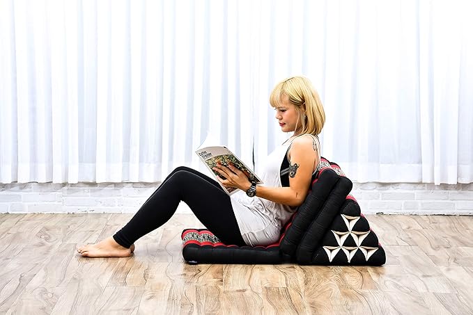 Leewadee - Comfortable Japanese Floor Mattress - Thai Floor Bed with Triangle Cushion - Futon Mattress - Thai Massage Mat, 67 x 21 inches, Black Red, Kapok Filling