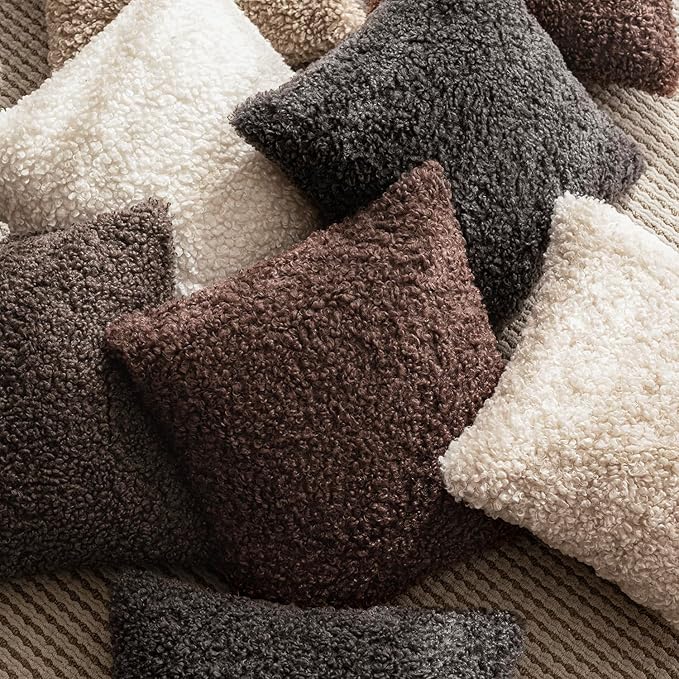Foindtower 2 Pieces 22x22 Inch Red Brown, Faux Fur Throw Pillow Cover Accent Sherpa Furry Pillow Covers Fuzzy Soft Pillowcases Cozy Sheepskin Decorative Fleece Cushion Case for Bed Couch Living Room