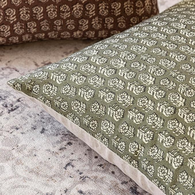 Foindtower Set of 2 Decorative Vintage Floral Print Throw Pillow Covers Neutral Modern Farmhouse Cushion Covers Boho Home Decor for Sofa Couch Chair Bedroom Living Room Outdoor,24×24 Inch,Sage Green