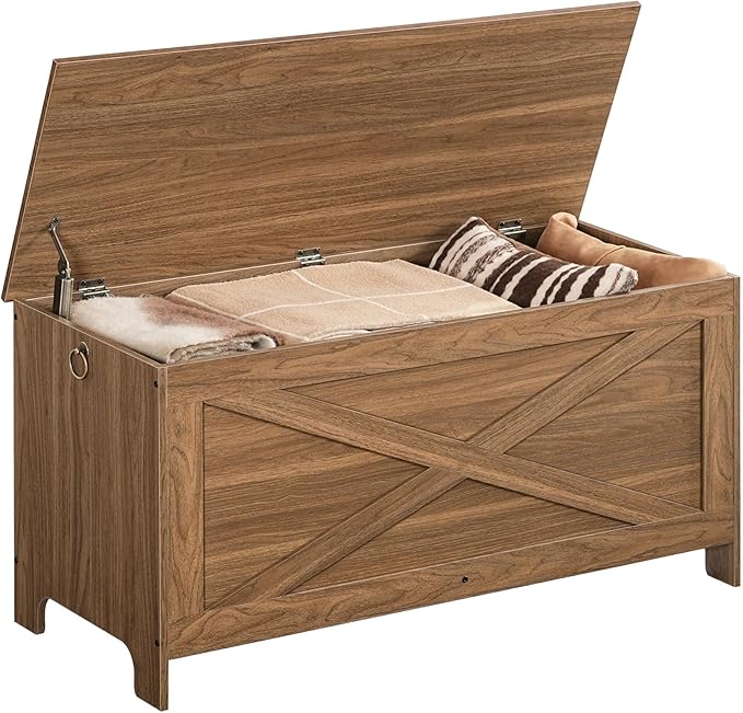 39.4" Toy Chest, Sturdy Entryway Storage Chest with Safety Hinges, Retro Toy Box, Wooden Look Accent Furniture for Living Room, Bedroom, Honey Brown SCOR48101