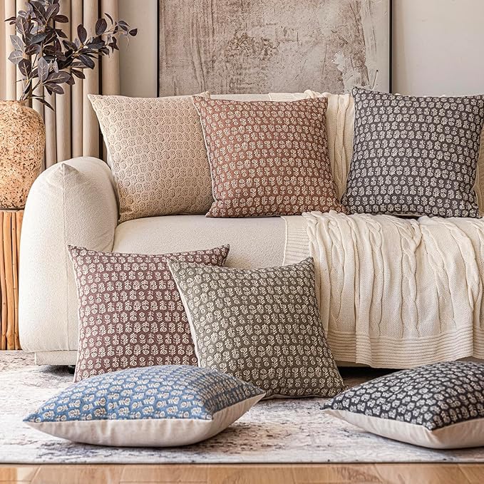 Foindtower Set of 2 Decorative Neutral Floral Print Throw Pillow Covers Vintage Farmhouse Cushion Covers Boho Home Decor for Sofa Chair Couch Bedroom Living Room Outdoor,18×18 Inch,Light Orange Brown